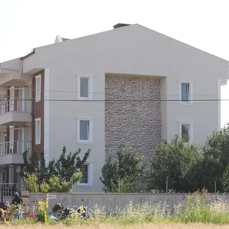 Karaagac Lägenhetshotell 3*